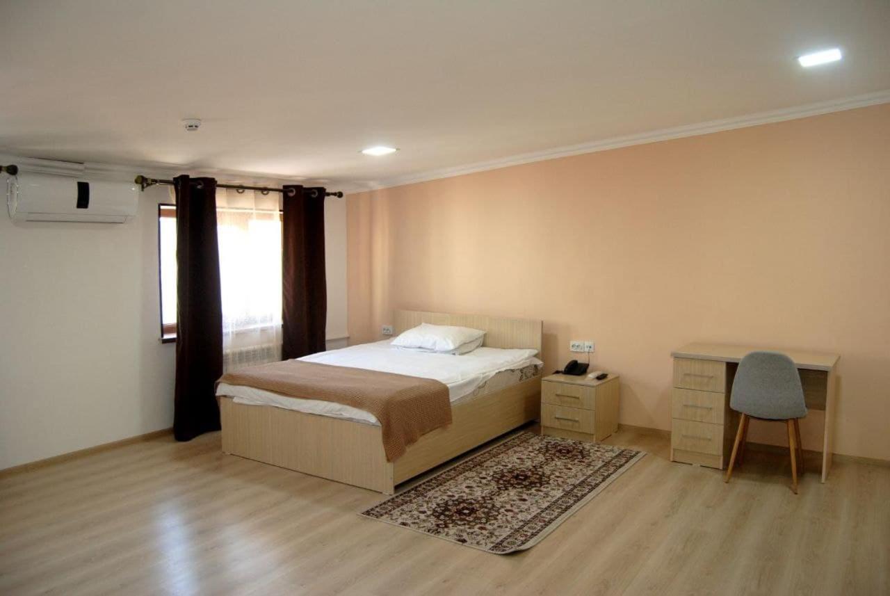Ласточка Navoï Extérieur photo