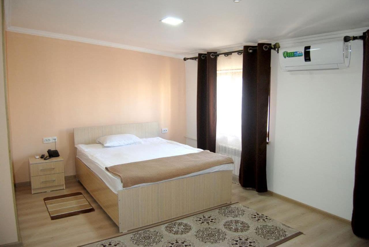 Ласточка Navoï Extérieur photo