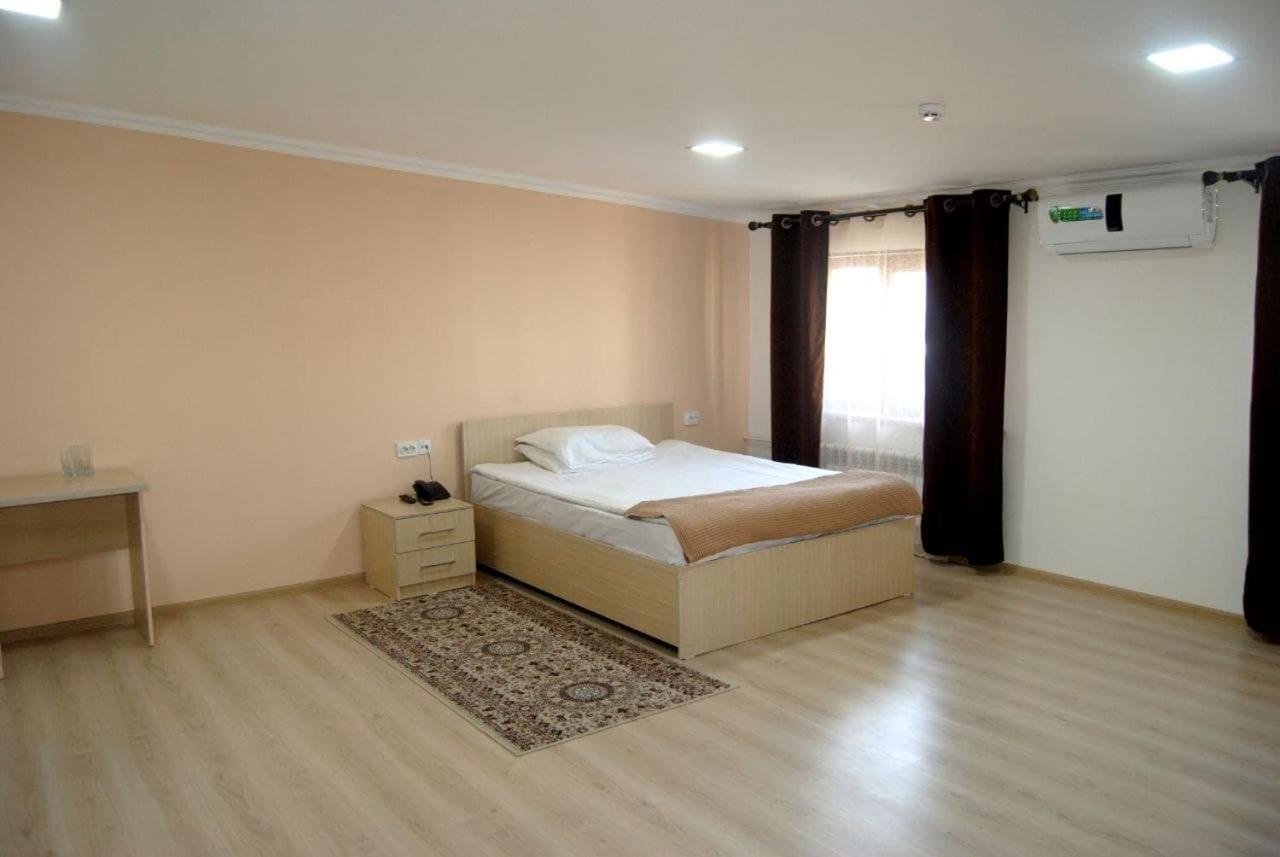 Ласточка Navoï Extérieur photo